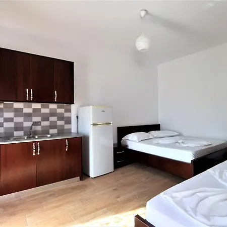 Vila Laguna 3* Ksamil