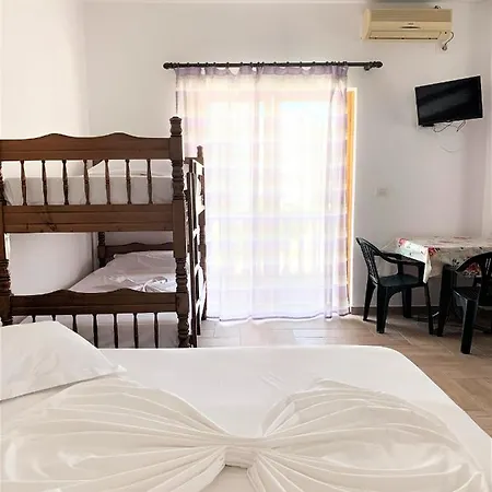 Vila Laguna 3* Ksamil